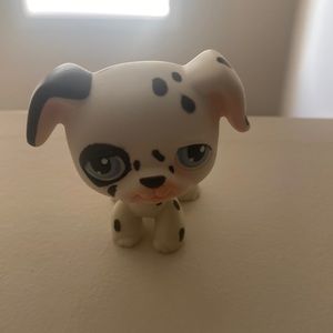 littlest pet shop (lps white spotted with black dog)